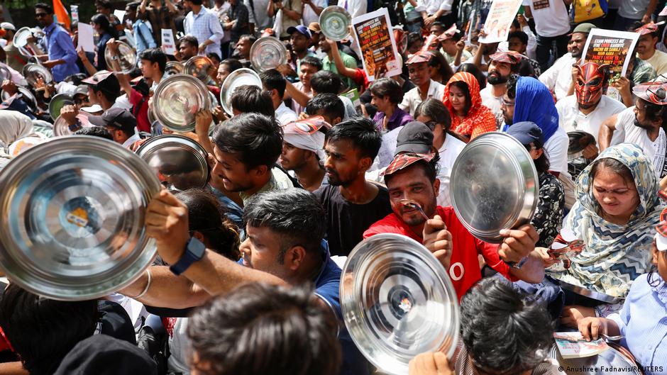 Cockroach Janta Party Protest Enters Day 2: Thousands Continue Demonstration at Jantar Mantar